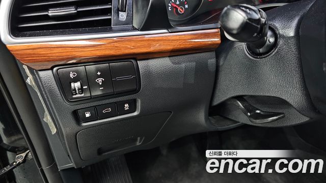 Kia K7 2016 — photo 12