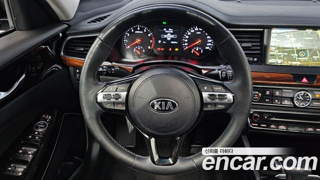 Kia K7 2016 — photo 14