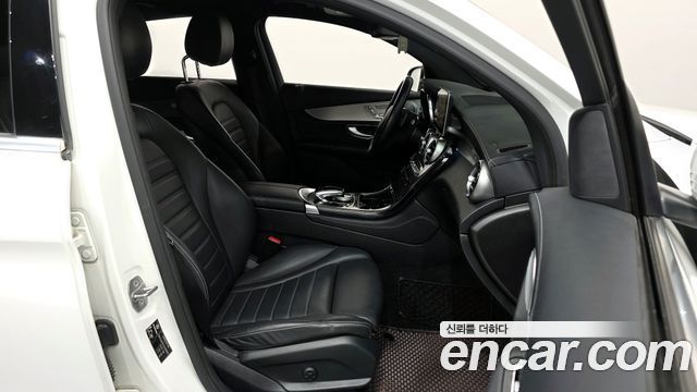 Mercedes-Benz GLC-Class 2018 — photo 11