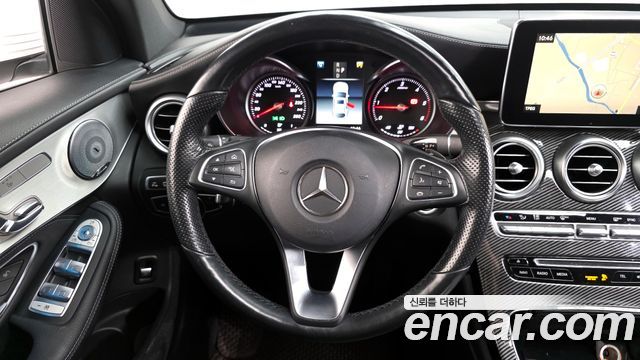 Mercedes-Benz GLC-Class 2018 — photo 13