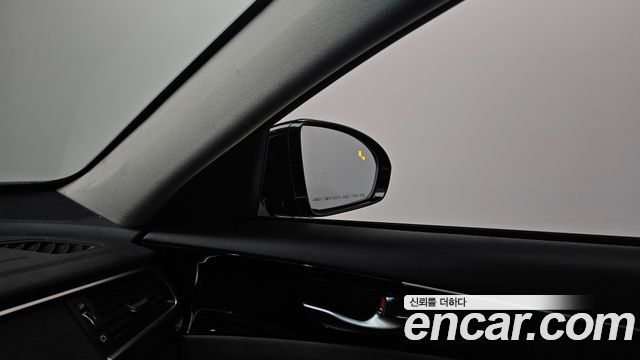 Kia K7 2018 — photo 17