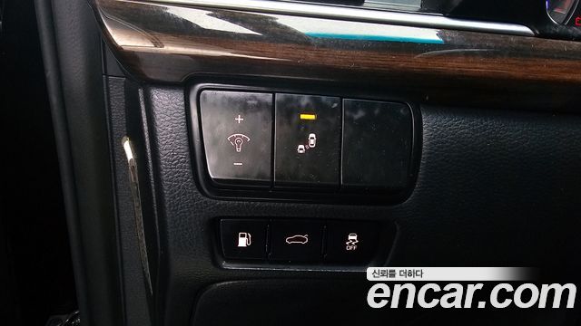 Kia K7 2018 — photo 18