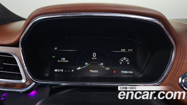 Lincoln Continental 2017 — photo 8