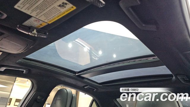 Lincoln Continental 2017 — photo 19