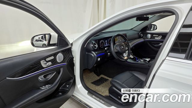 Mercedes-Benz E-Class 2018 — photo 10