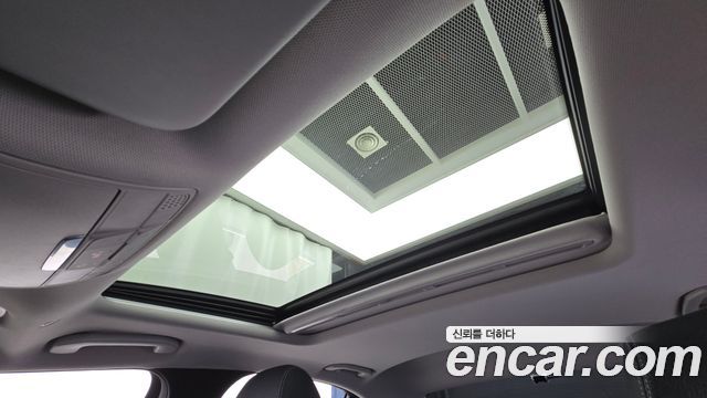 Mercedes-Benz E-Class 2018 — photo 18