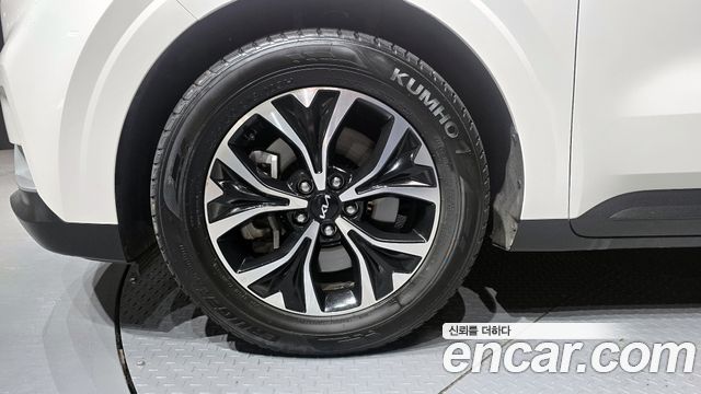 Kia Canival 2023 — photo 5