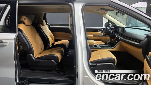Kia Canival 2023 — photo 10