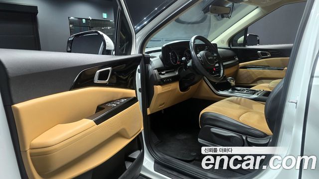 Kia Canival 2023 — photo 11