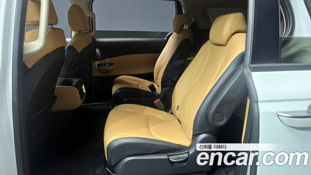 Kia Canival 2023 — photo 12