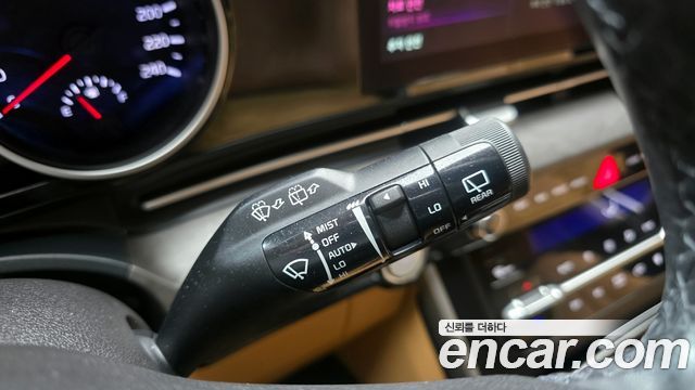 Kia Canival 2023 — photo 17