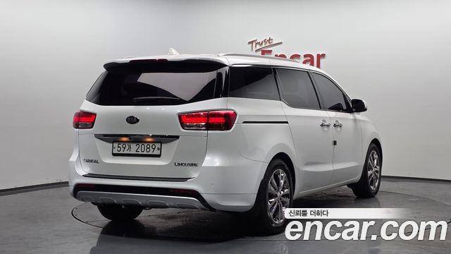 Kia Canival 2018 — photo 2