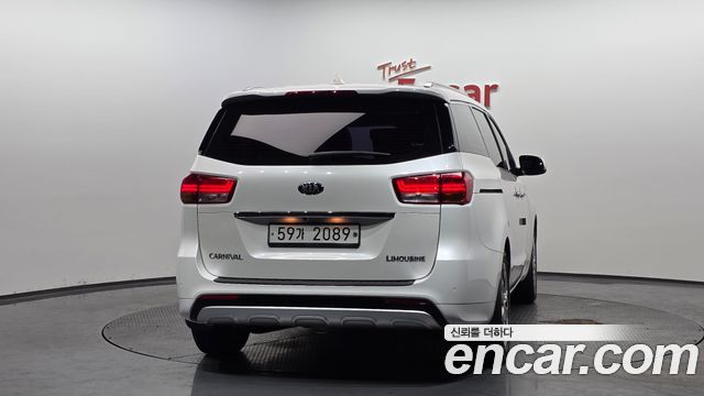 Kia Canival 2018 — photo 4