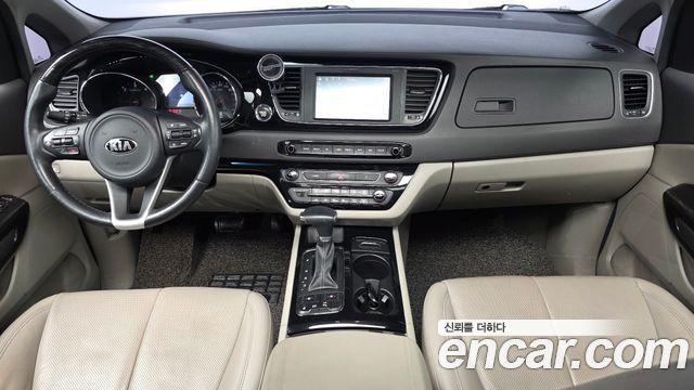 Kia Canival 2018 — photo 7