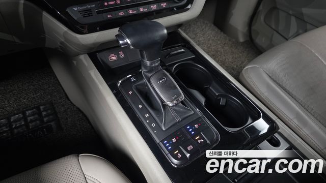 Kia Canival 2018 — photo 9