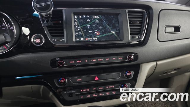 Kia Canival 2018 — photo 14