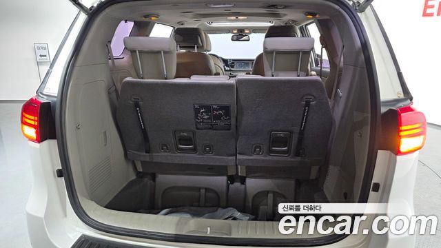 Kia Canival 2018 — photo 20