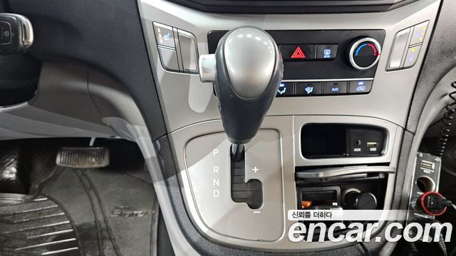 Hyundai Starex 2017 — photo 9