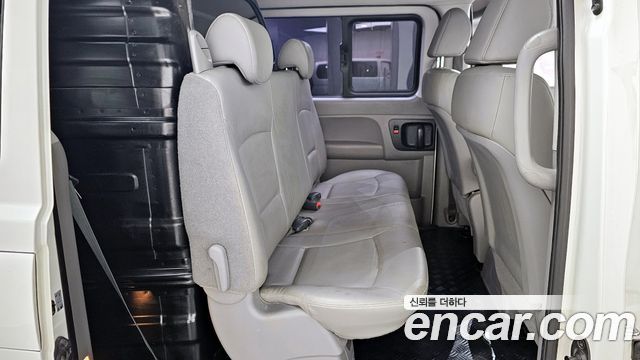 Hyundai Starex 2017 — photo 12