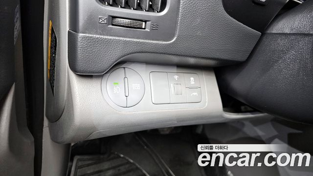 Hyundai Starex 2017 — photo 14