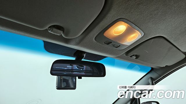Hyundai Starex 2017 — photo 16