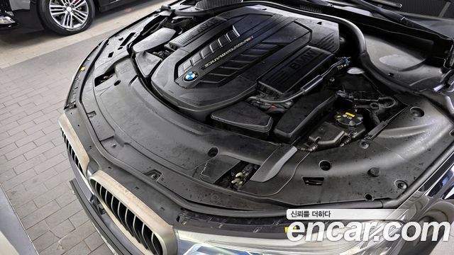 BMW 7-Series 2017 — photo 6