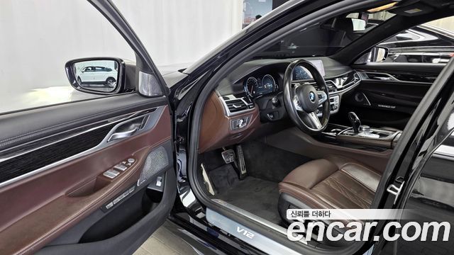 BMW 7-Series 2017 — photo 10
