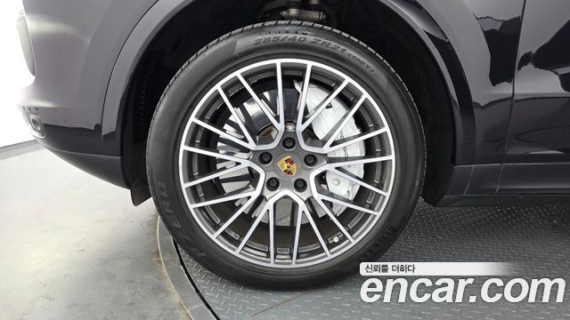 Porsche Cayenne 2021 — photo 5