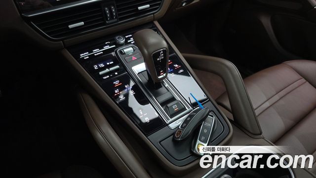 Porsche Cayenne 2021 — photo 9
