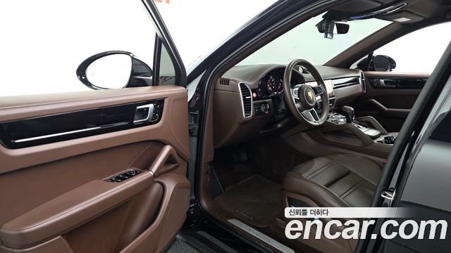 Porsche Cayenne 2021 — photo 11