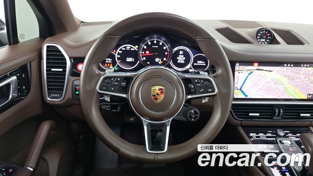 Porsche Cayenne 2021 — photo 13