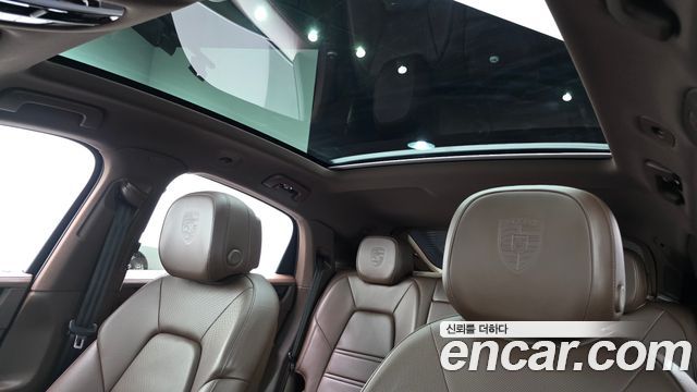 Porsche Cayenne 2021 — photo 19