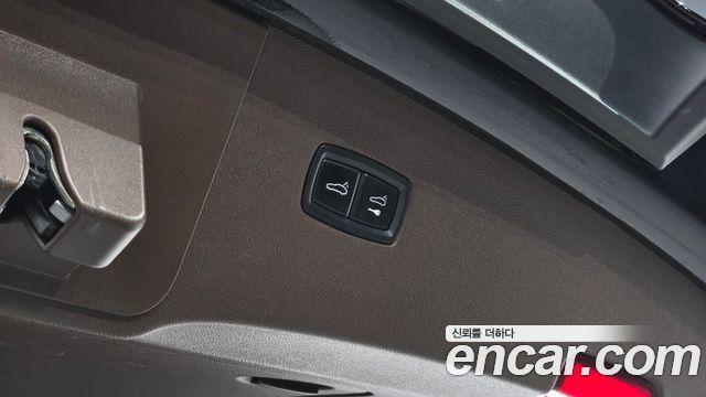 Porsche Cayenne 2021 — photo 20