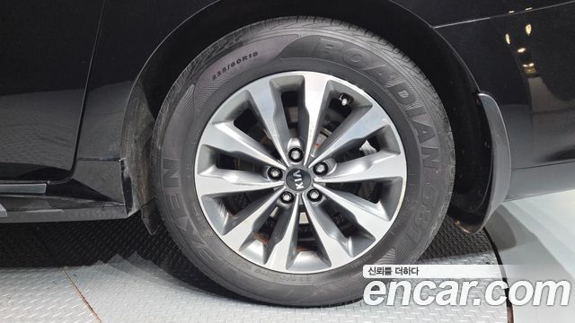 Kia Canival 2015 — photo 5