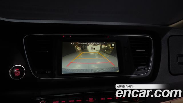 Kia Canival 2015 — photo 15