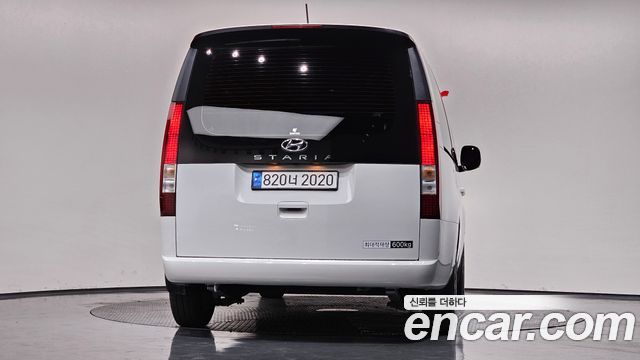 Hyundai Staria 2023 — photo 4
