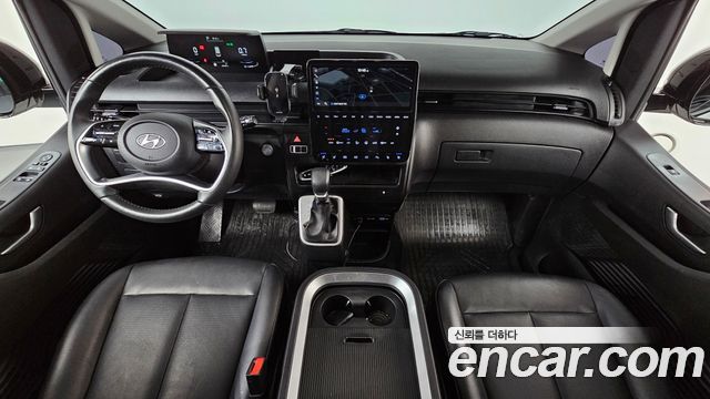Hyundai Staria 2023 — photo 7