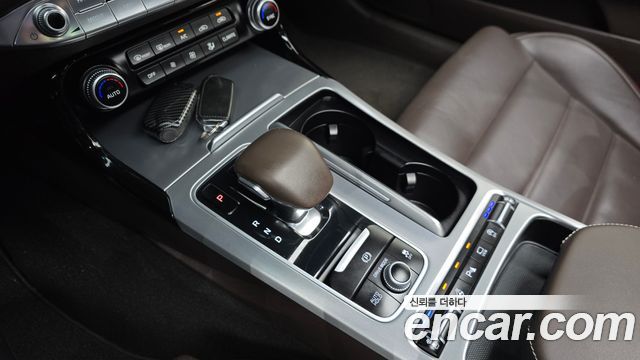 Kia Stinger 2018 — photo 9