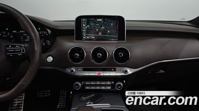 Kia Stinger 2018 — photo 15