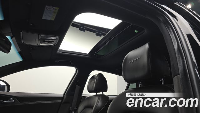 Kia Stinger 2018 — photo 19
