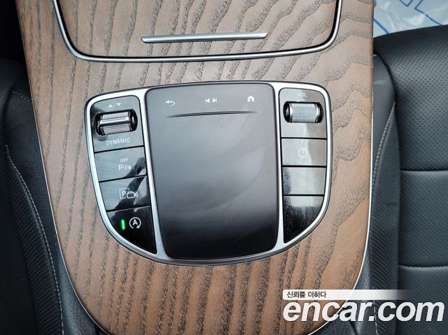 Mercedes-Benz E-Class 2022 — photo 9