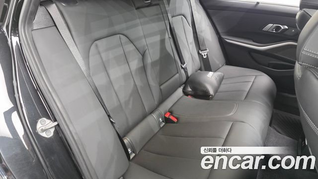 BMW 3-Series 2024 — photo 12