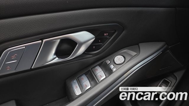 BMW 3-Series 2024 — photo 17