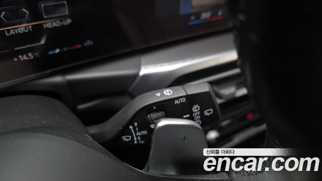 BMW 3-Series 2024 — photo 18