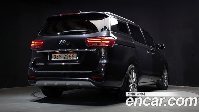 Kia Canival 2019 — photo 2