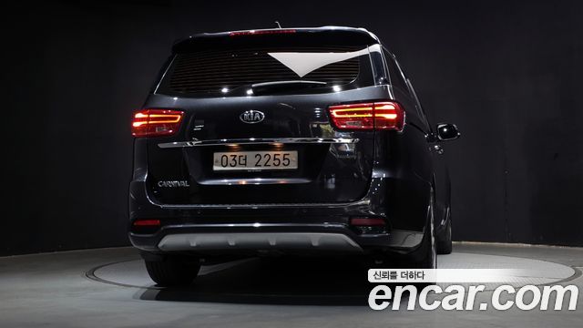 Kia Canival 2019 — photo 4