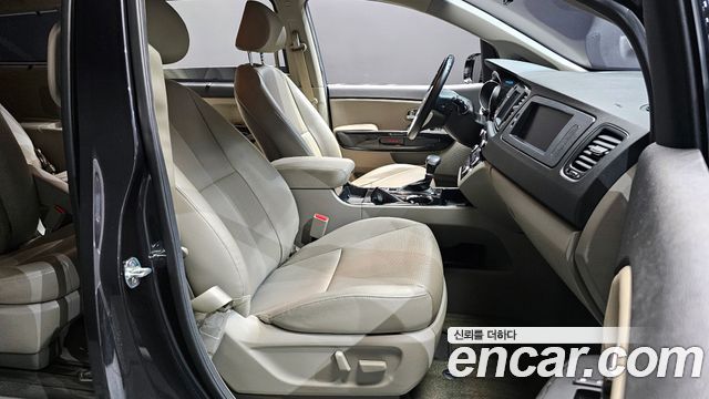 Kia Canival 2019 — photo 10