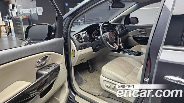 Kia Canival 2019 — photo 11