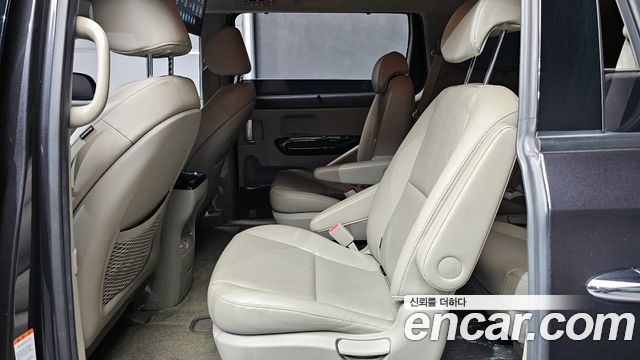 Kia Canival 2019 — photo 12