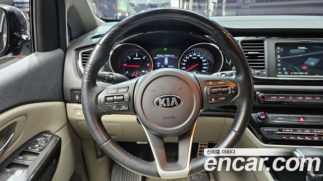 Kia Canival 2019 — photo 13